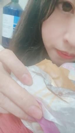 lovemeredith : 我的早午餐吃豬肉滿福堡 吃不飽怎麼辦？你下面那根挺出來餵我