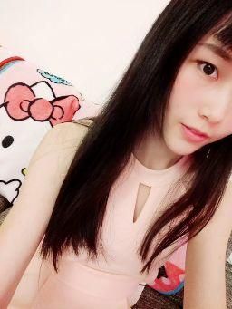 quanna : 黑絲正妹來了