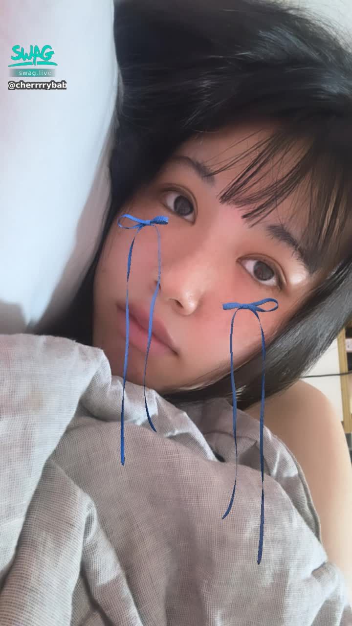 cherrrrybabe : 躺在床上想跟你face time to day