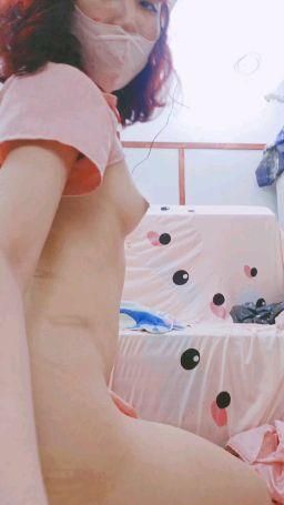 babygrol : khỏa thân khêu gợi