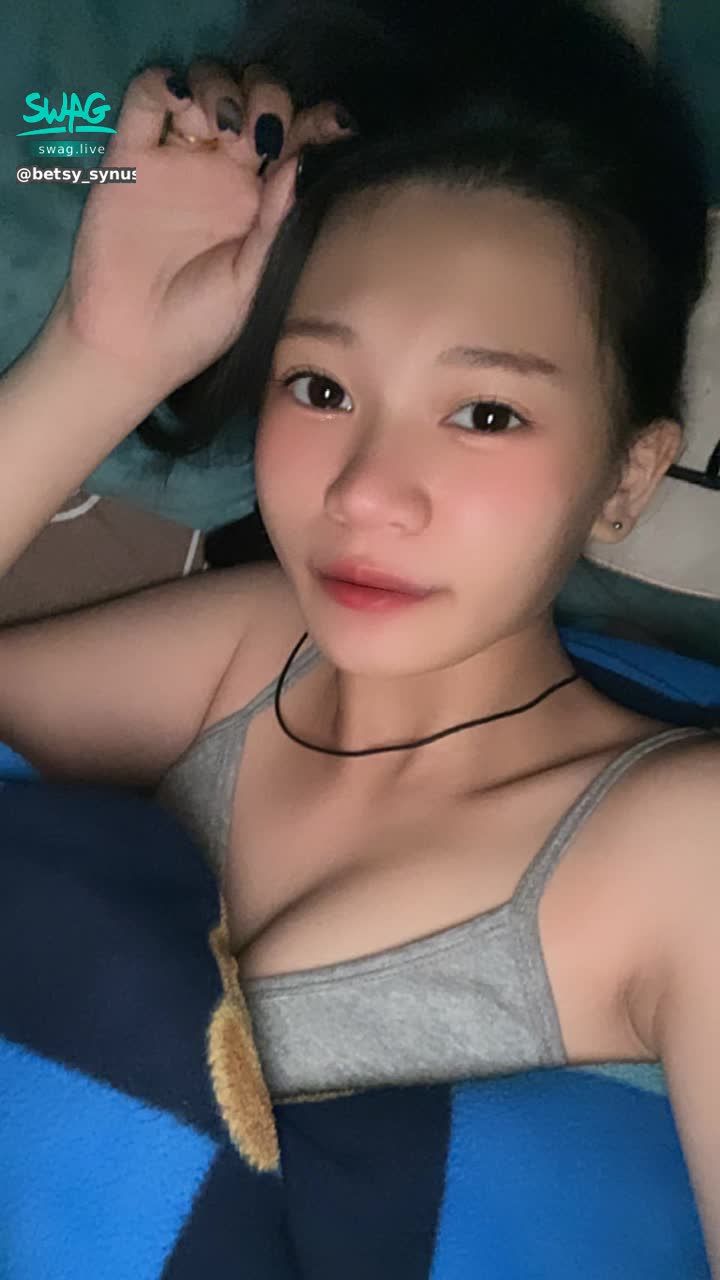 betsy_synus : 前陣子休息了一陣子養傷
🥵現在回歸惹～～
還沒領新粉禮的哥哥們要快點私訊我噢😝