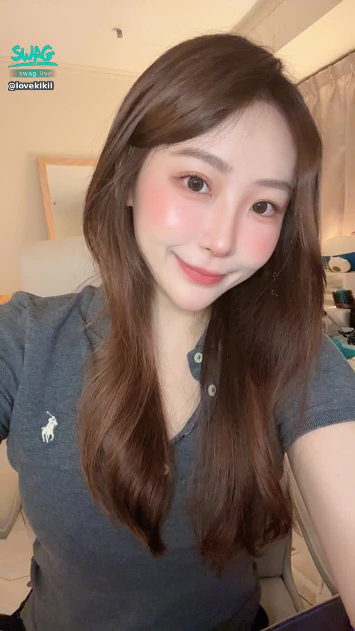 lovekikii : 今天是520 ，是我愛Babe喔🥰
有Babe陪77不孤單💕 
（德國票卷倒數第三天了、 希望能幫77拿第一好嗎🥺）