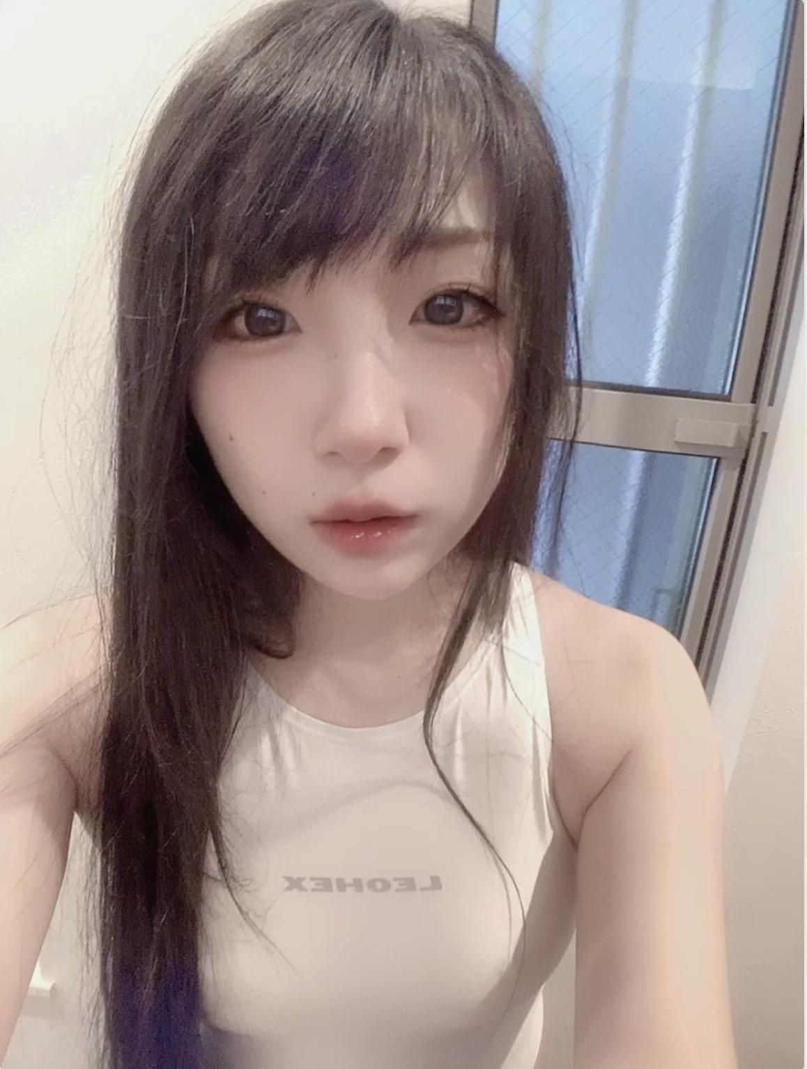 chiori_chan : 白レオタードおしっこ