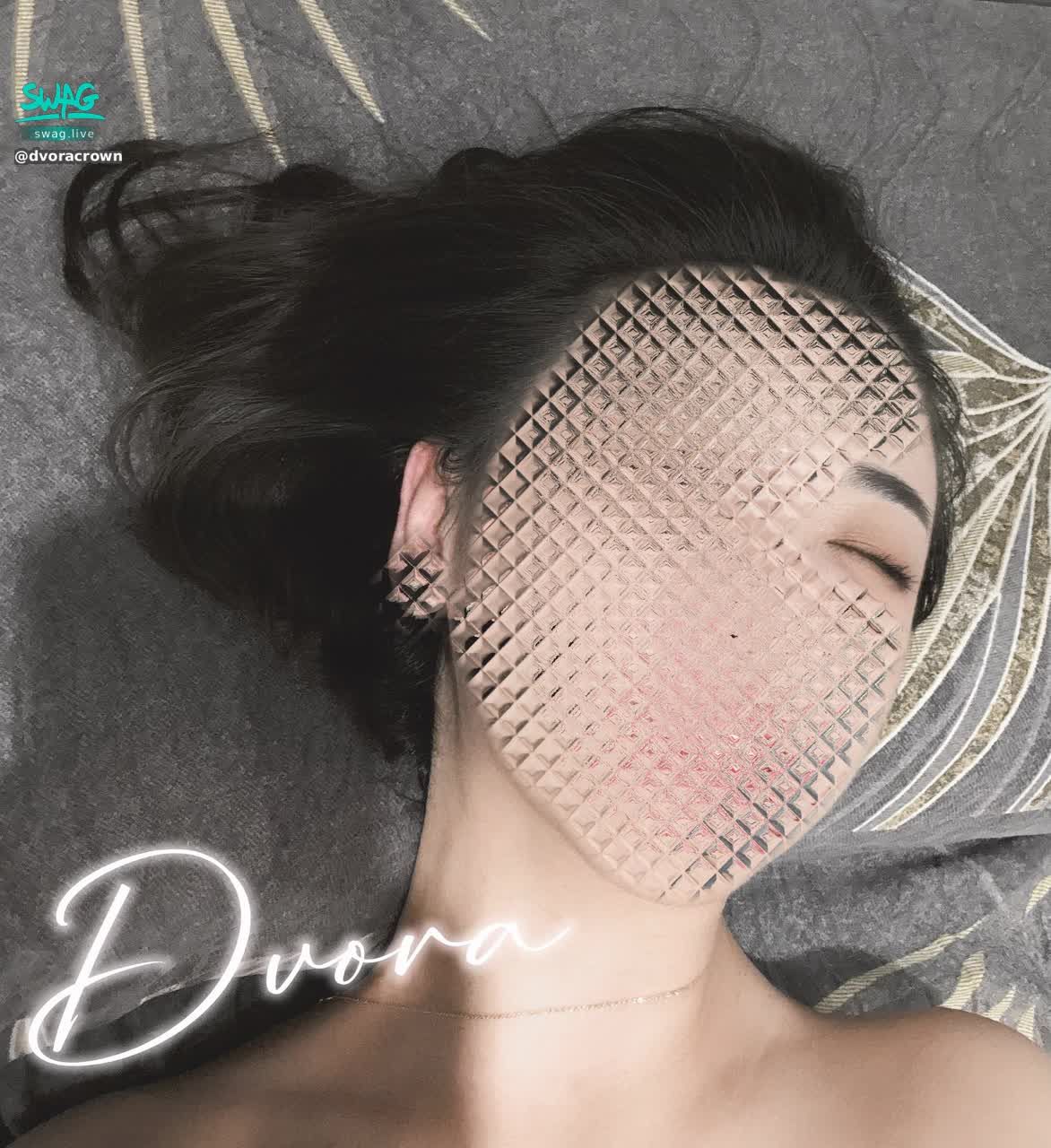 dvoracrown : 露個眼睛