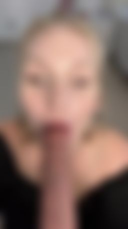 olyablondegirl : suck dildo