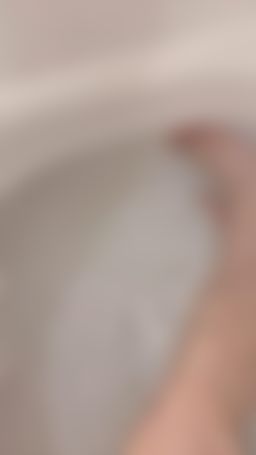 c_u_tmr : 🛁Babe晚安囉
想睡的更香甜嗎？嘻嘻聊天室找大美