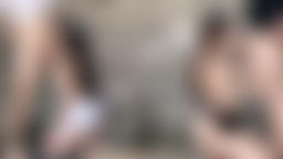maggiebabe : 跟姊妹一人一隻肉棒