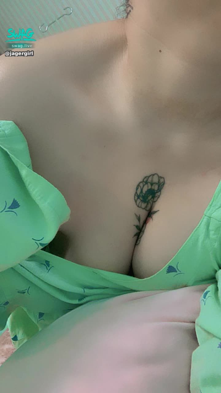  : I'm so nervous wearing patient clothes in the ward and showing my big breasts 😈 Is my brother going to be a doctor and diagnose me? 🔥 #sexy #性感 #生活 #騷 #奶 #大奶🔥 🔥 #巨乳 #hot #可愛 #白白嫩嫩 #boobs #淫蕩 #body #bigboobs #大奶 #露出 #sexygirl #beauty #誘惑 #全swag顏值最高 #甜美 #夢幻系 #甜心 #男友視角 #角色扮演 #萌 #病人 #醫生 #醫院 #住院 #惡魔的誘惑 #深夜 #挑逗 #女友 #寶貝 #real #girl #young #爆乳 #白皙 #騷貨 #babygirl #sexybody #tattoos #日常 #清純 #crazy #cute #挑逗 #劇情 #聊天 #sweet #性癖 #騷到爆炸💥 💥 #奶控 #大奶誘惑 #台灣 #性感小野貓 #隱藏版 #淫蕩小母狗 #肉肉 #胸部 #露奶 #babe #hotgirl #鎖骨