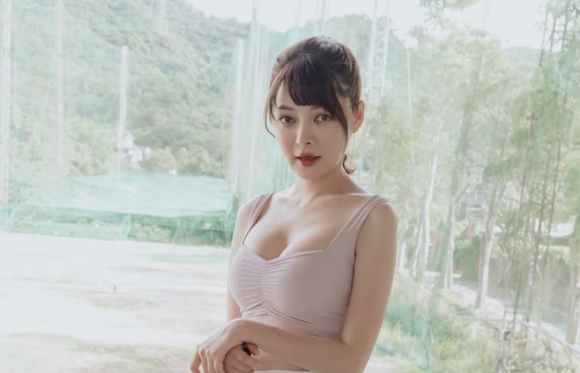 an9tv : 搭訕在高爾夫球場揮杆，晃動雪乳的美女姐姐