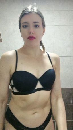 lessikitty : open  bra, show tits