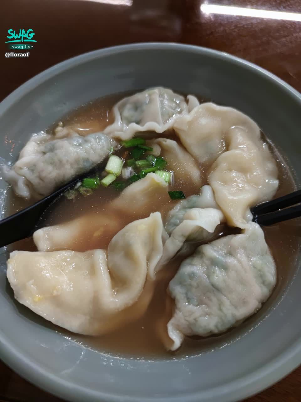 floraof : 昨日練了接近4小時 明天又要上堂3小時 體力實在。。。🤣🤣🤣🙌🏻Babe