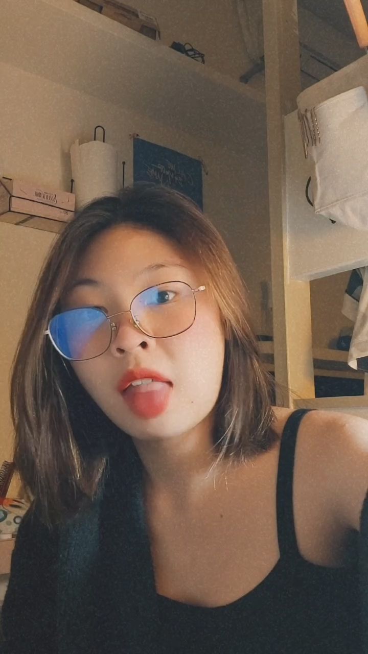  : What to do on the first day of the holiday? Of course, I came to watch Chun Jiao's live broadcast 😈 5/30 (Friday) Tonight at 10:30 ❤️ What do you want to see me perform tonight? 😉

#sexy #性感 #日常 #生活 #露臉 #甜美 #可愛 #新人
