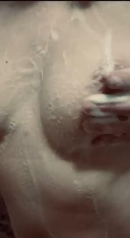 julielove : big tits in foam