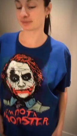 julielove : Big tits and T-shirt in the fitting room