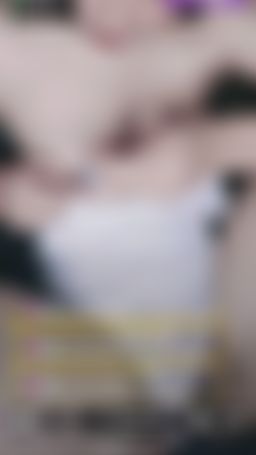 miiyaa : 擠壓我的乳頭並戳我的陰道