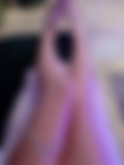 july.july : 掀起來的瞬間看到了嗎⋯腿控腳趾控快來解鎖🔓