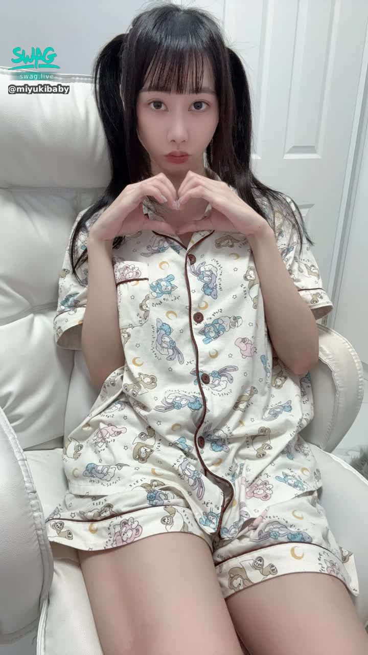 miyukibaby : Unlock the photo and reply "I want to comfort you" and send it directly 😻🫶🏻😘