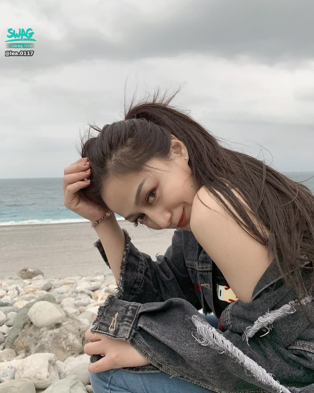  : An An is going to start broadcasting tonight ❗ 6/3 (Tue) 22:00 💋 You always say you miss me~Remember to come and see me 😈 #性感 #sexy #生活 #露臉 #日常 #甜美 #素人 #新人 #戶外