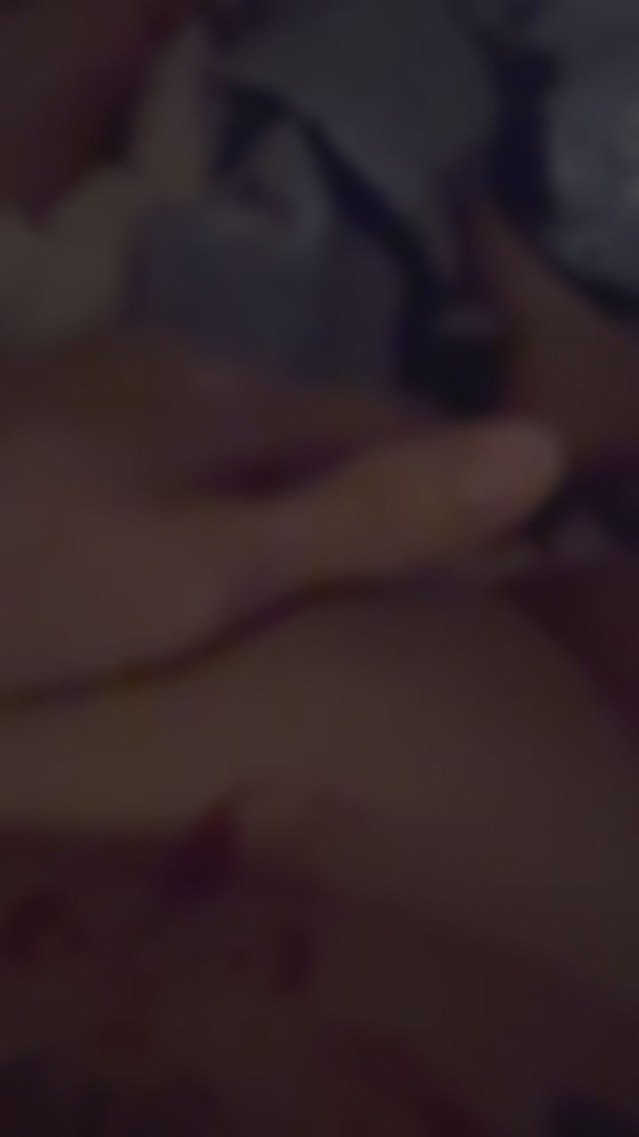  : 小狐狐飢渴難耐了...😜指交實錄❗手手都快滿足不了我💦越弄越想要了...