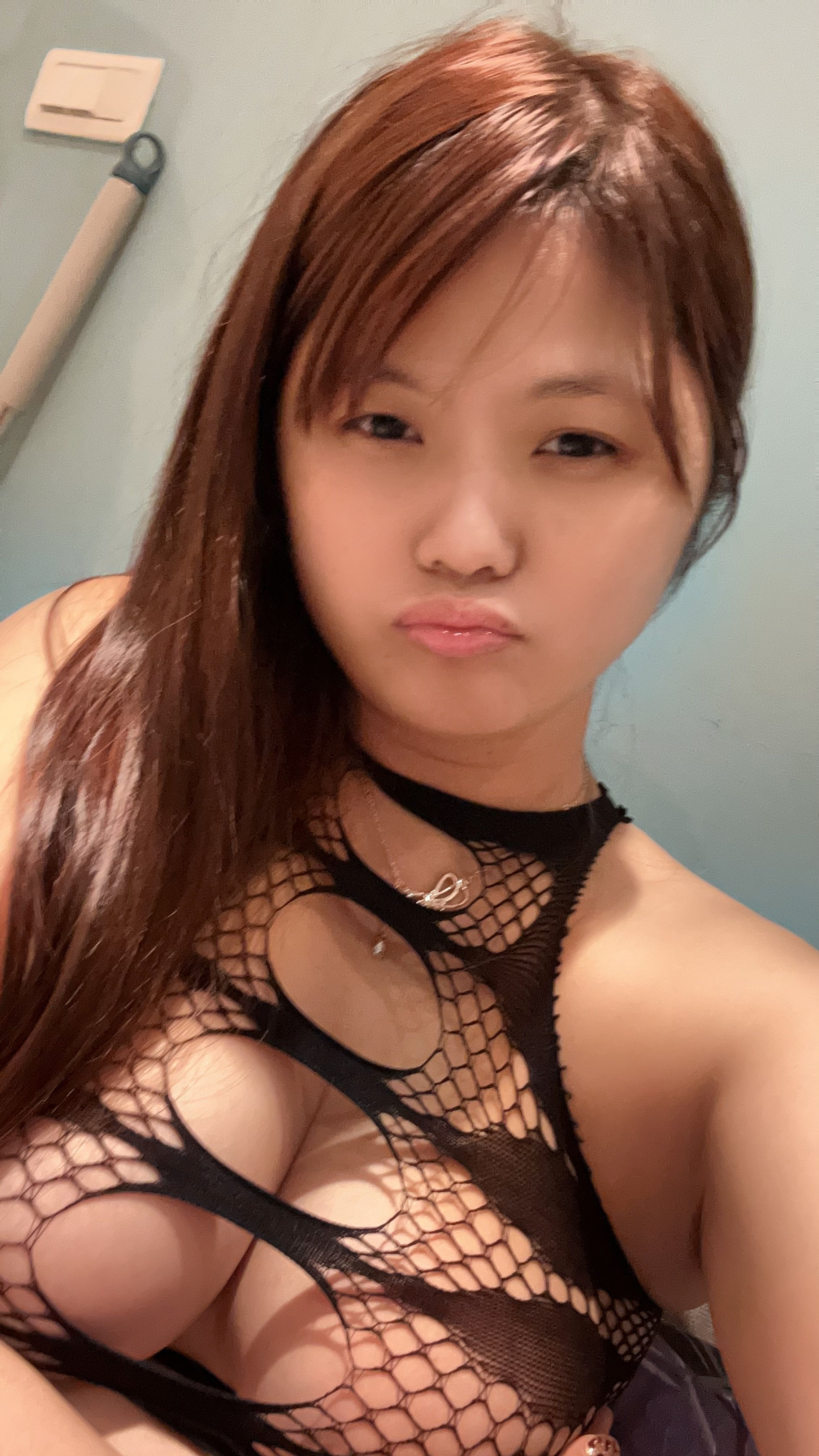 yuhung34's avatar
